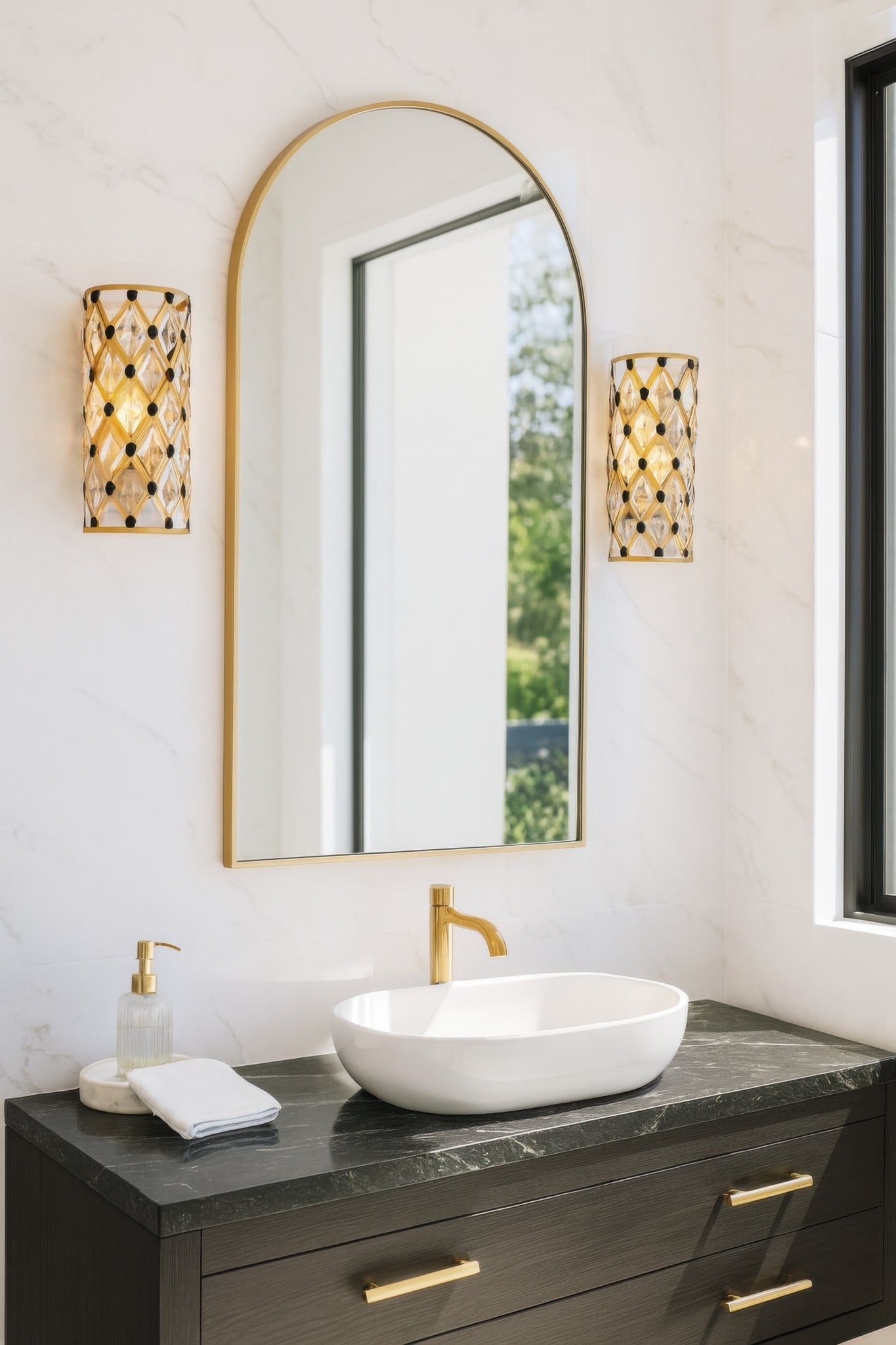 Windsor 1 Light Crystal Sconce - French Gold/Matte Black