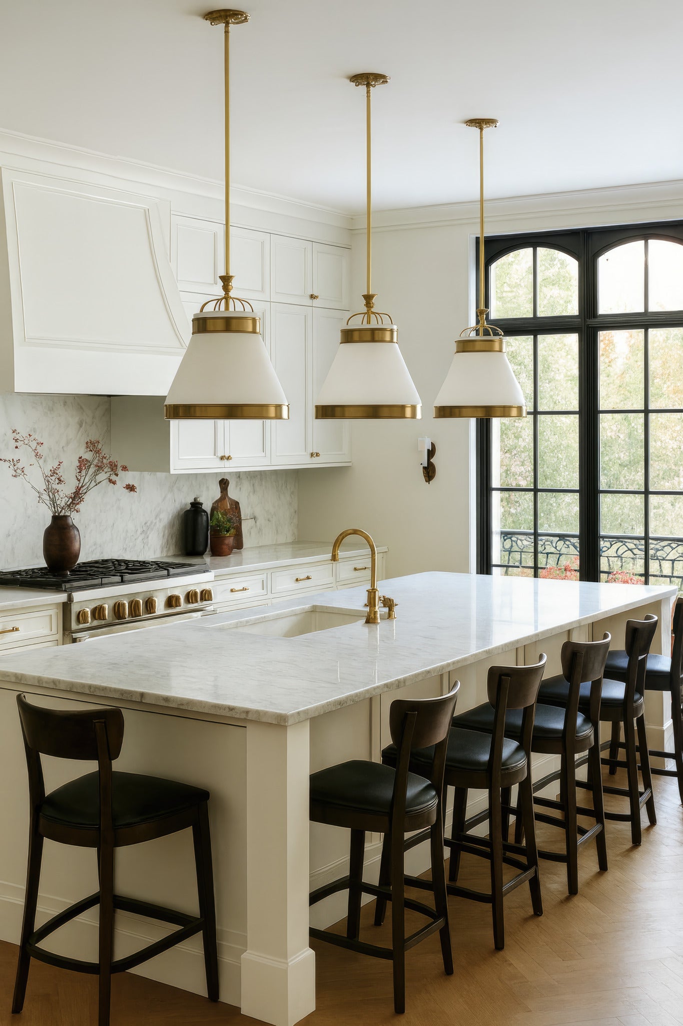 Savarin 1 Light Medium Pendant - Heritage White/Heritage Bronze